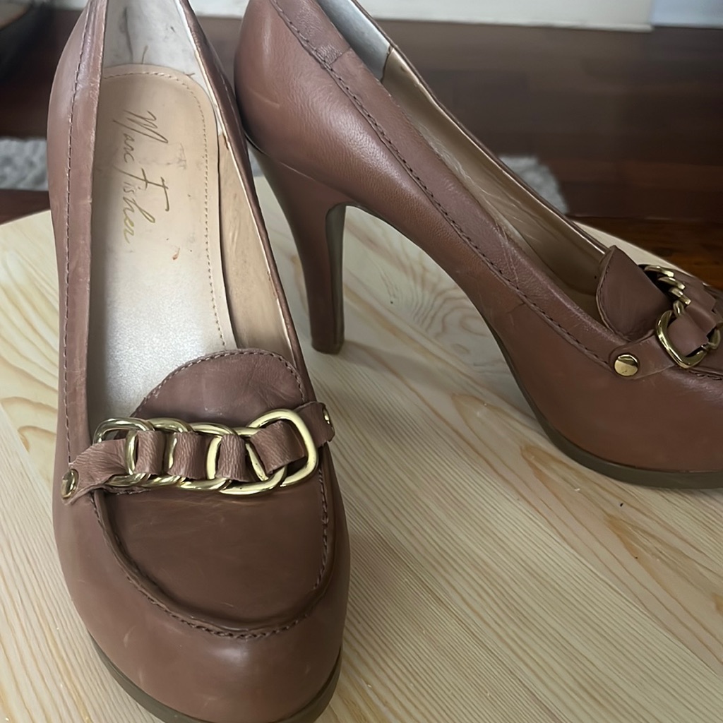 Marc Fisher Sz8.5 Heels